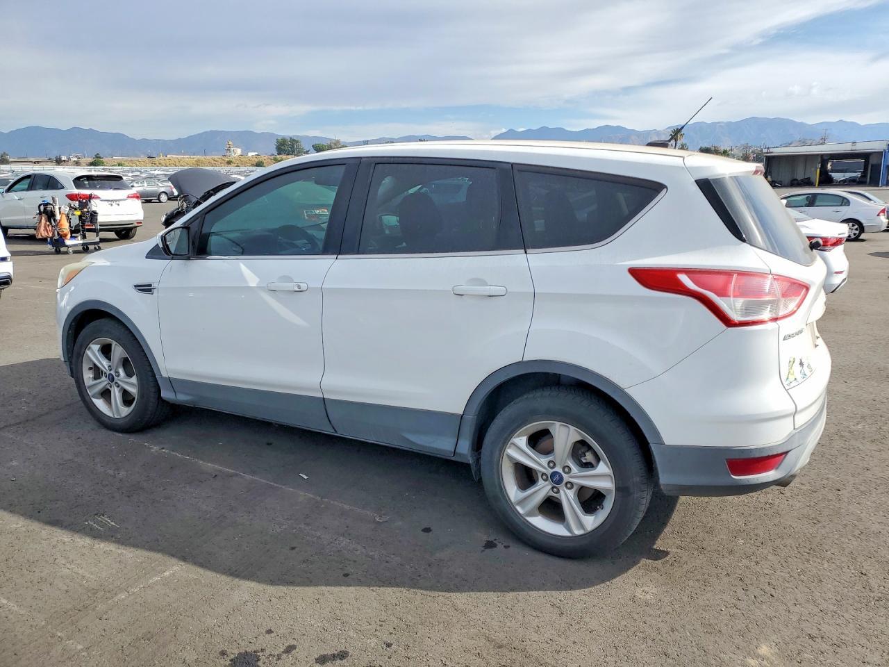 2014 Ford Escape Se - Image 2