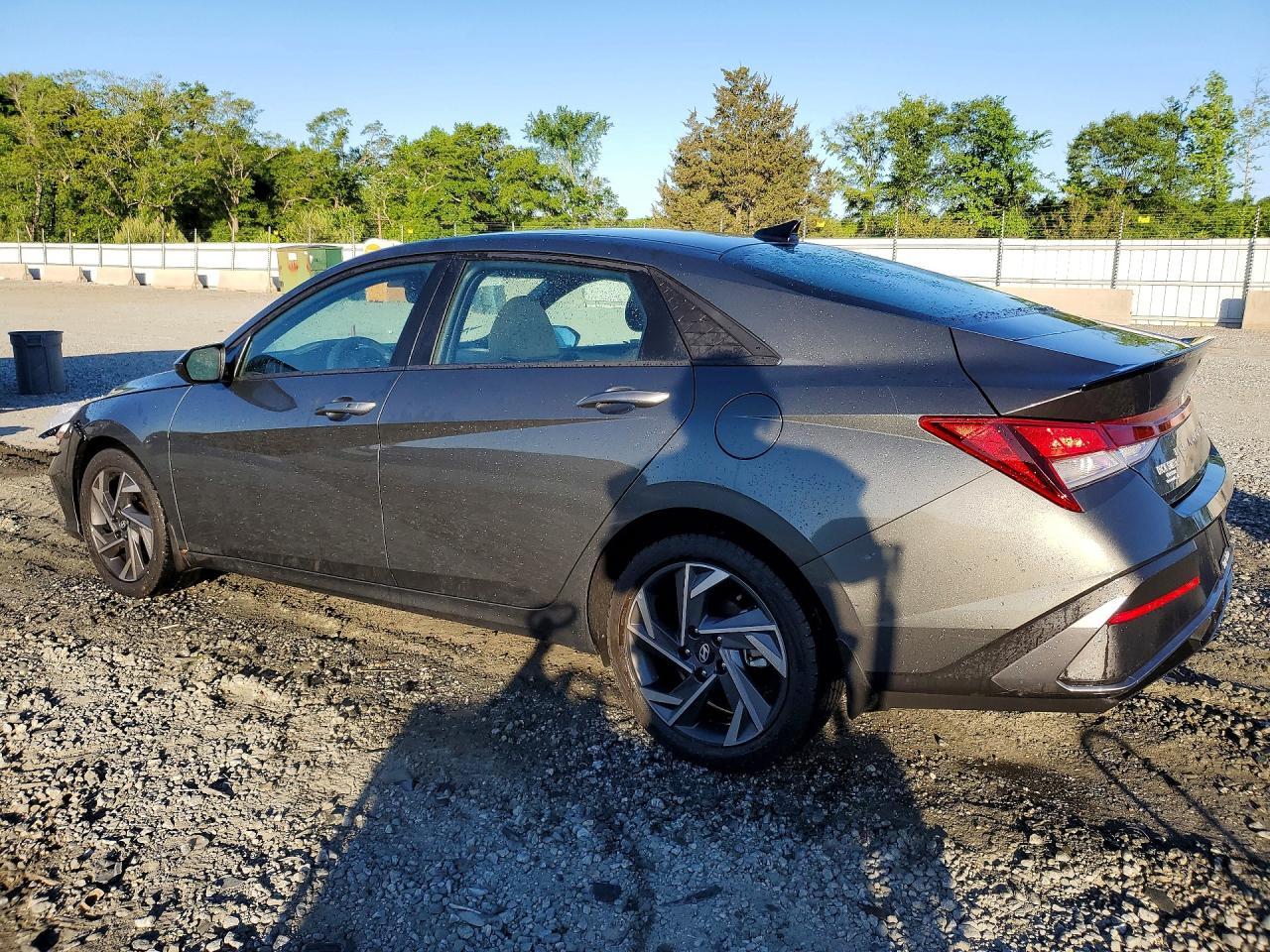 2025 Hyundai Elantra Sel Sport - Фото 2