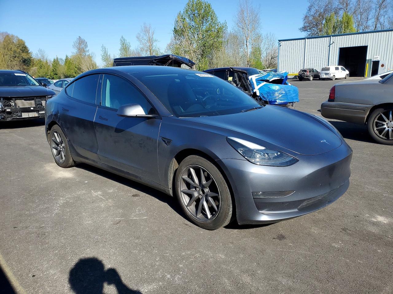 2023 Tesla Model 3 - Фото 4