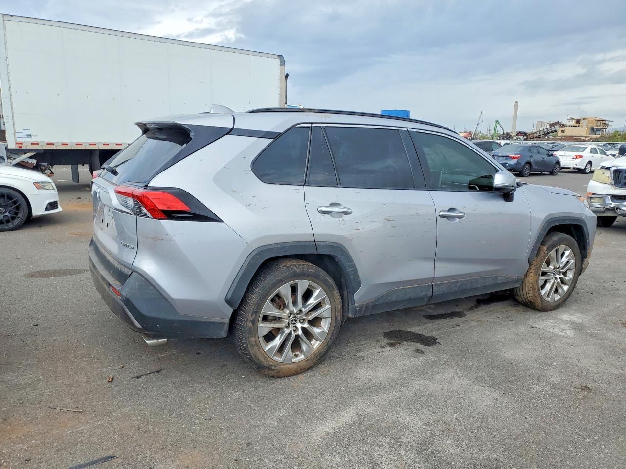 2021 Toyota Rav4 Limited - Фото 3