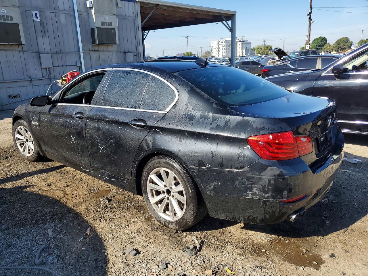 2015 BMW 528I - Фото 2