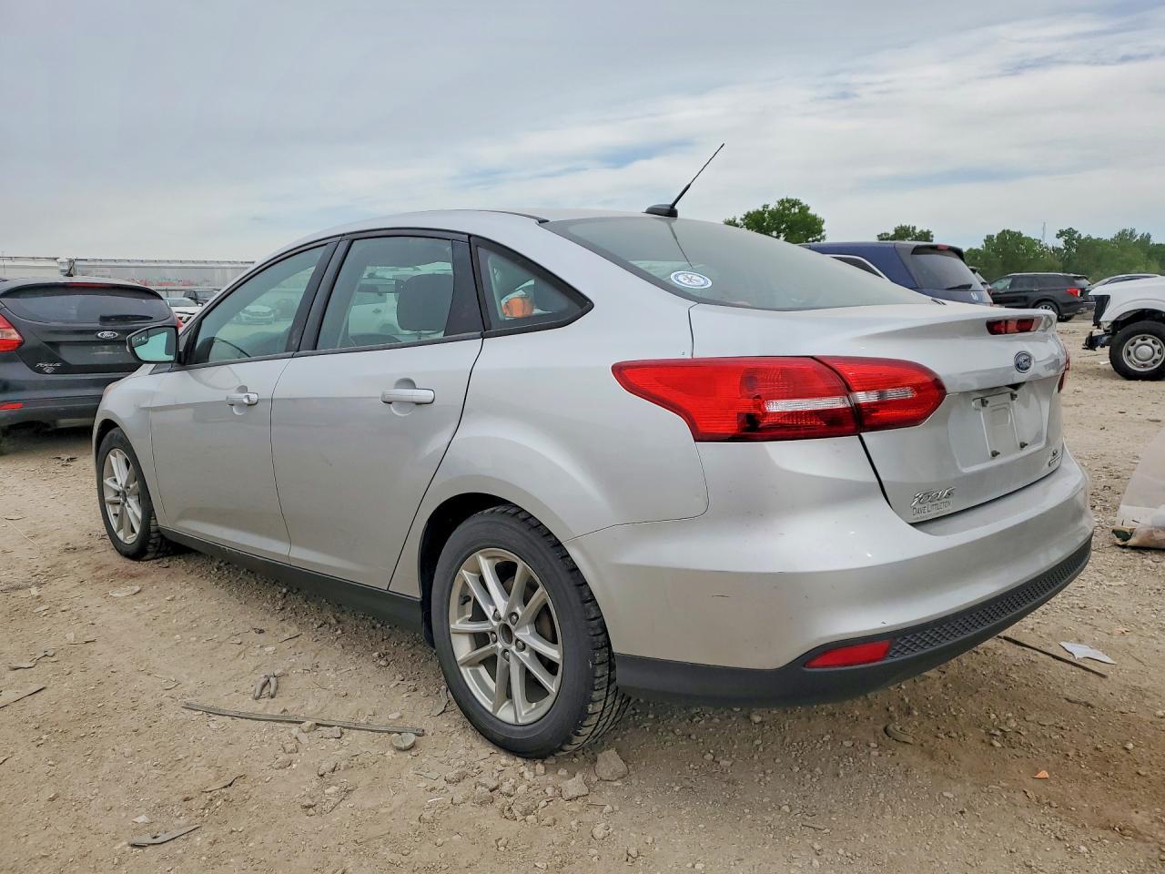 2016 Ford Focus Se - Фото 2
