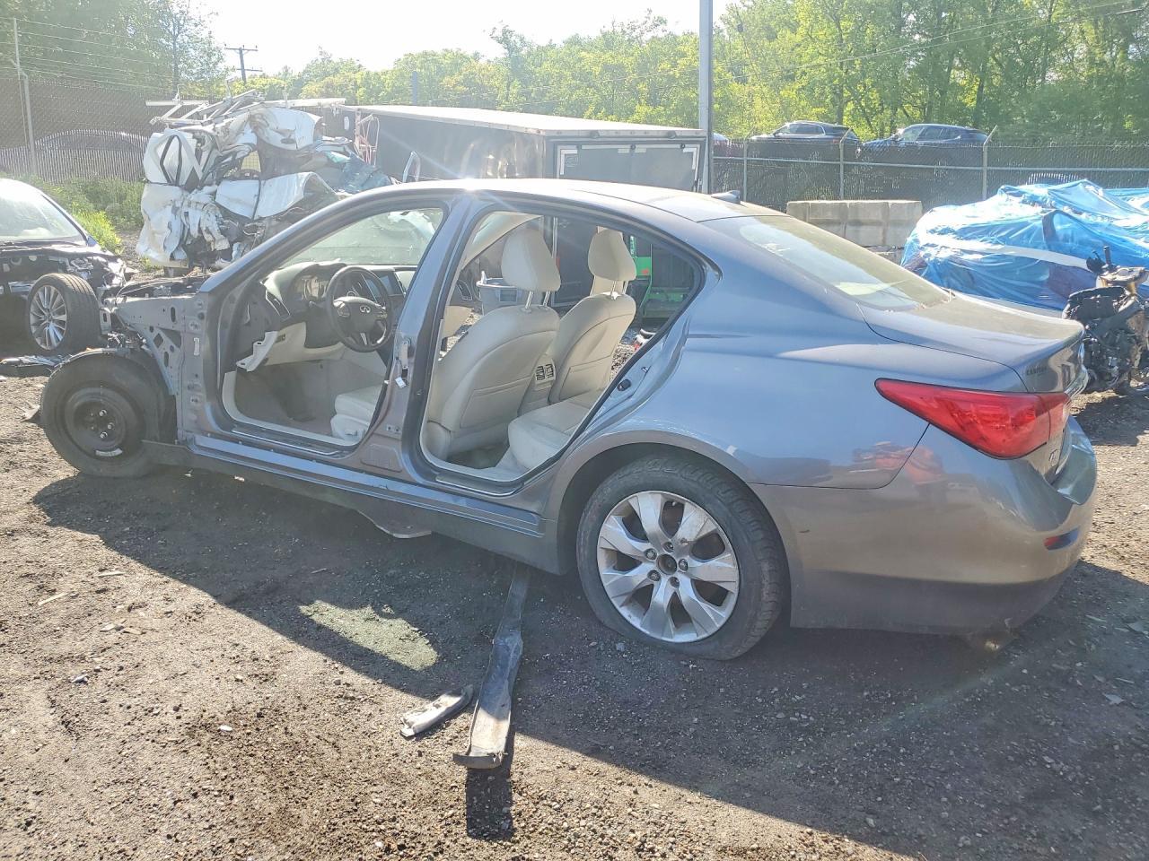 2014 Infiniti Q50 Base - Фото 2