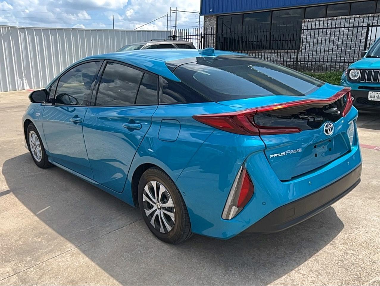 2020 Toyota Prius Prime Limited - Фото 3