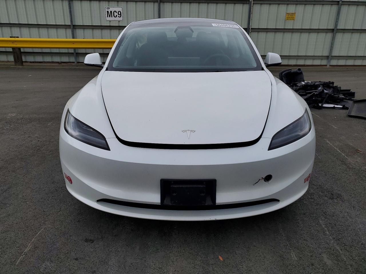 2024 Tesla Model 3 - Фото 5