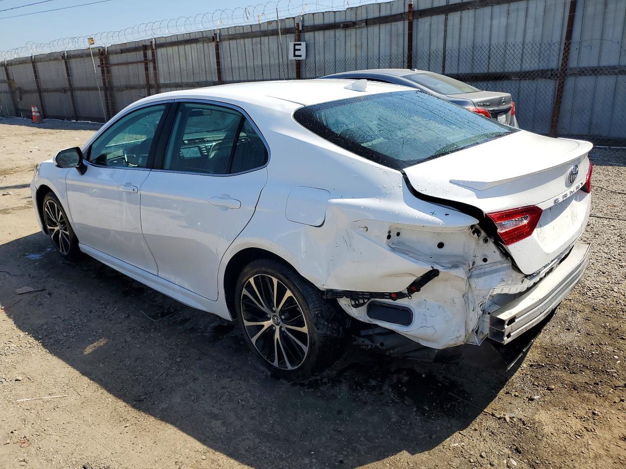 2020 Toyota Camry Se - Image 2