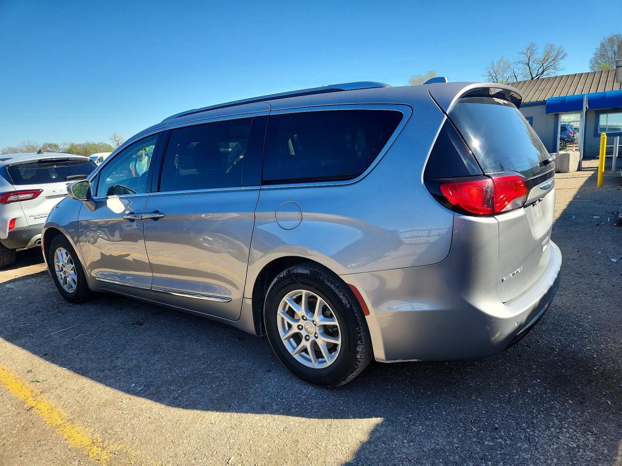 2020 Chrysler Pacifica Touring L - Фото 2