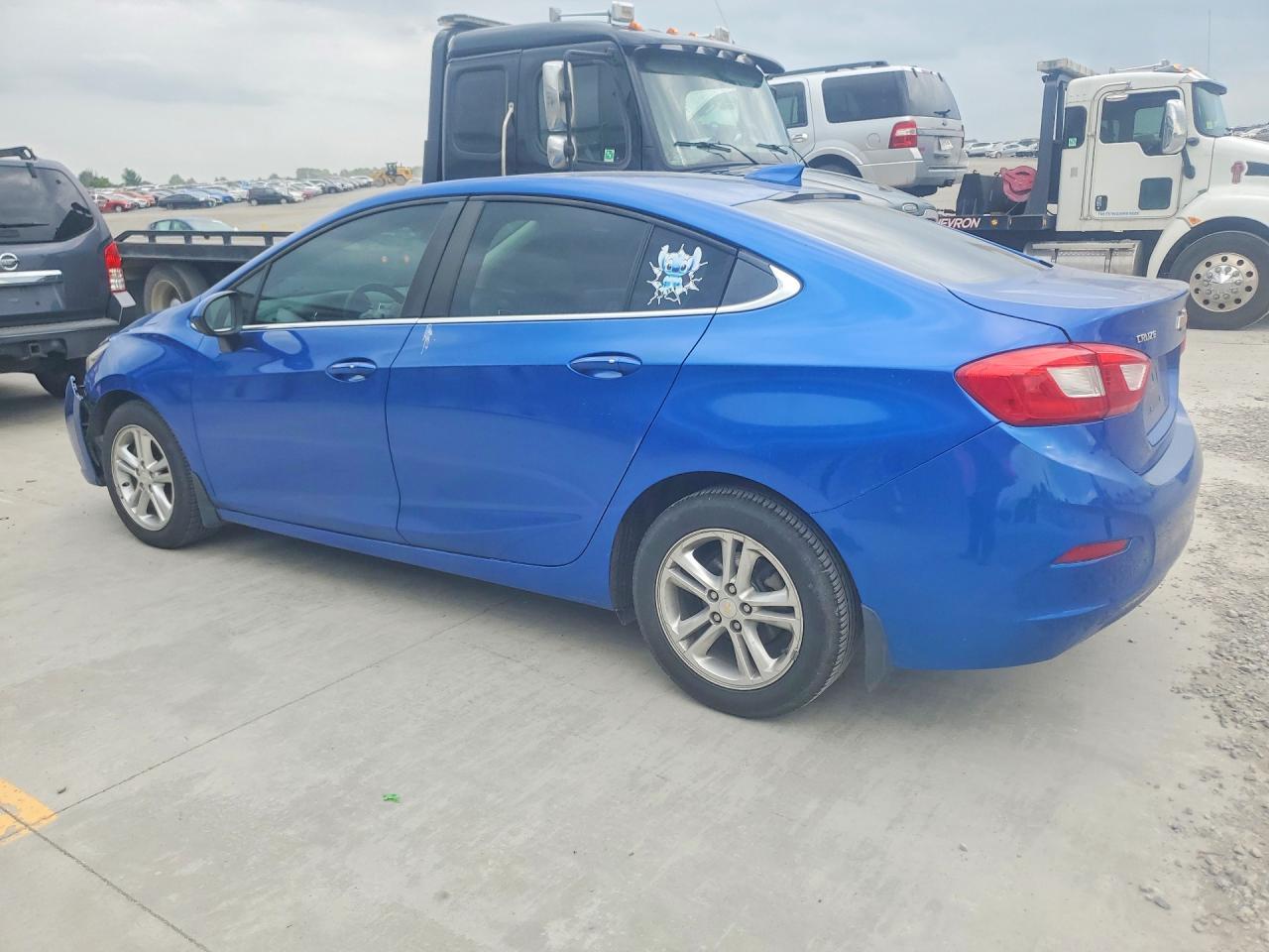 2017 Chevrolet Cruze Lt - Фото 2