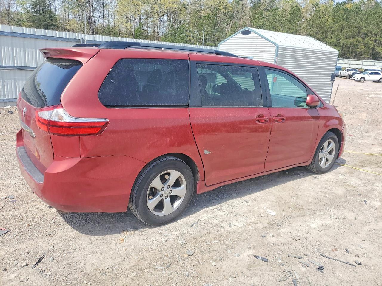 2016 Toyota Sienna Le 8-Passenger - Фото 3