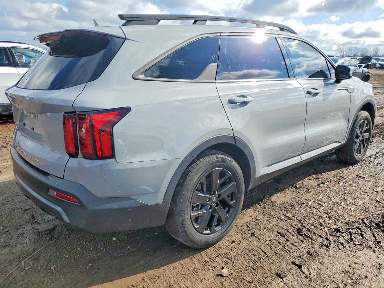 2022 Kia Sorento S - Фото 3