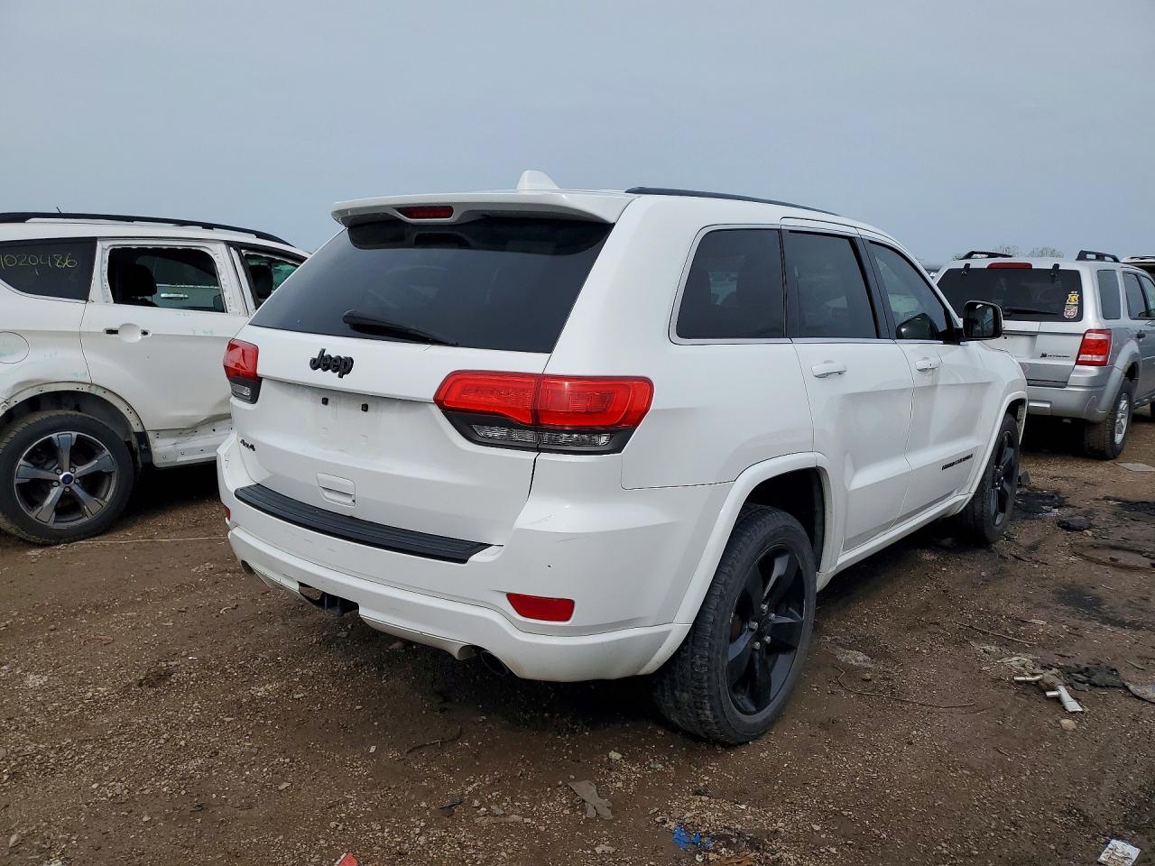 2014 Jeep Grand Cherokee Laredo - Image 3