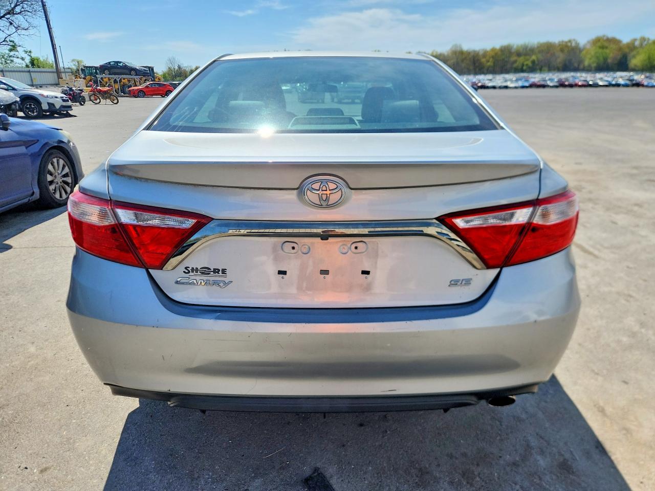 2017 Toyota Camry Se - Фото 6