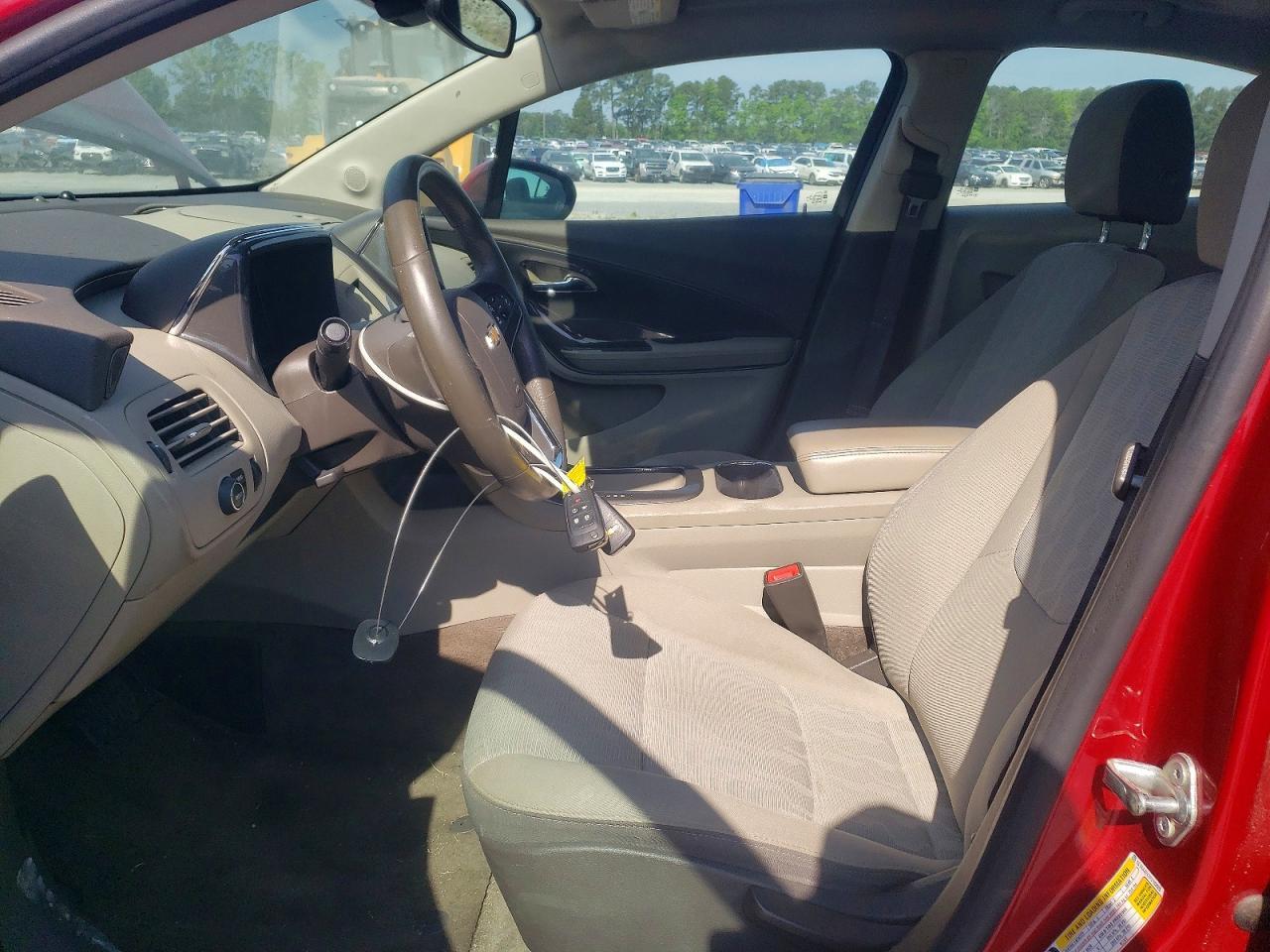 2015 Chevrolet Volt - Image 7