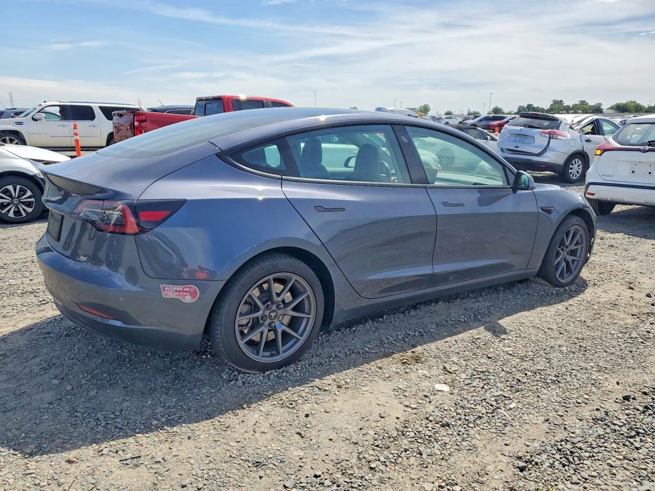 2023 Tesla Model 3 - Image 3