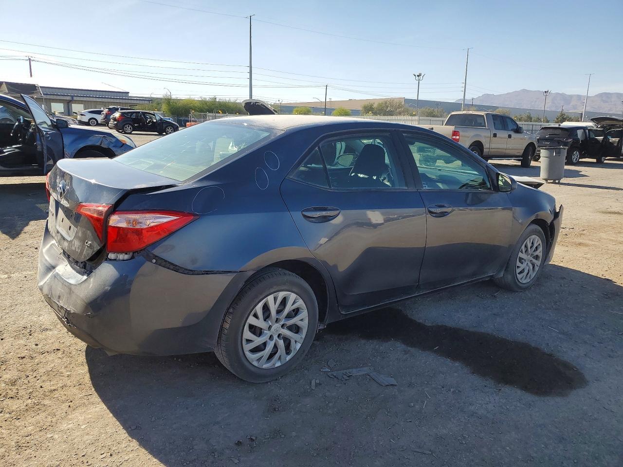 2018 Toyota Corolla Le - Фото 3
