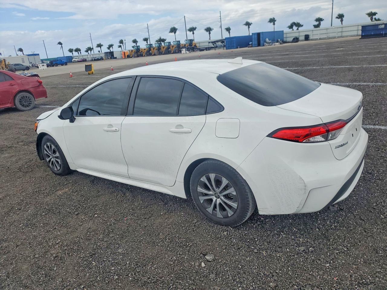 2022 Toyota Corolla Le - Image 2