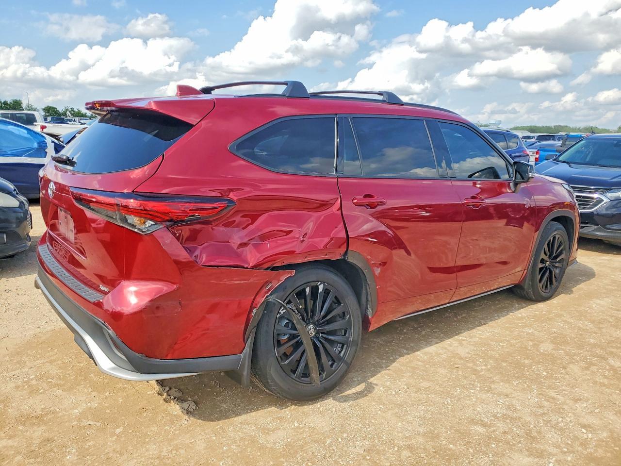 2023 Toyota Highlander - Фото 3