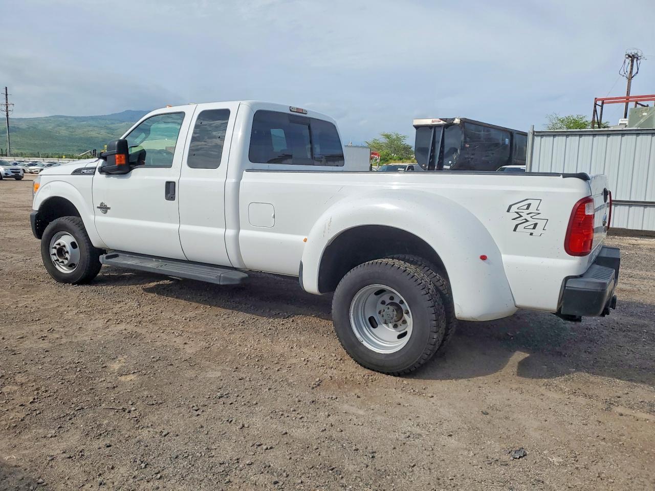 2015 Ford F350 Super Duty - Фото 2
