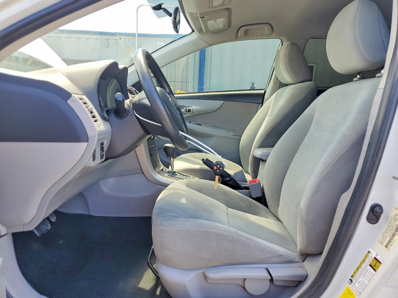 2013 Toyota Corolla L - Фото 7