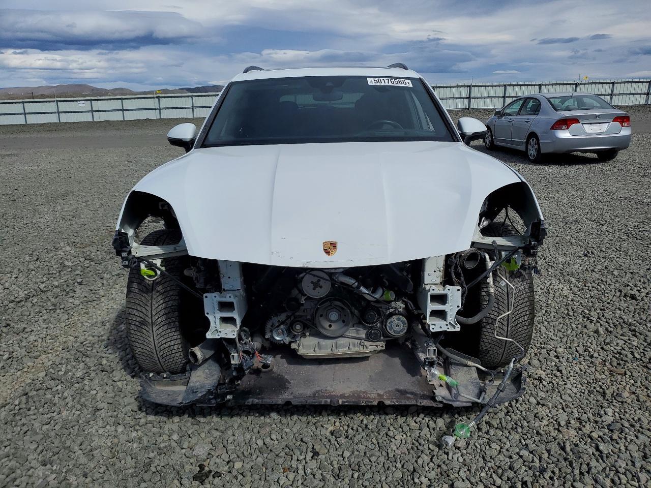 2024 Porsche Cayenne - Image 5