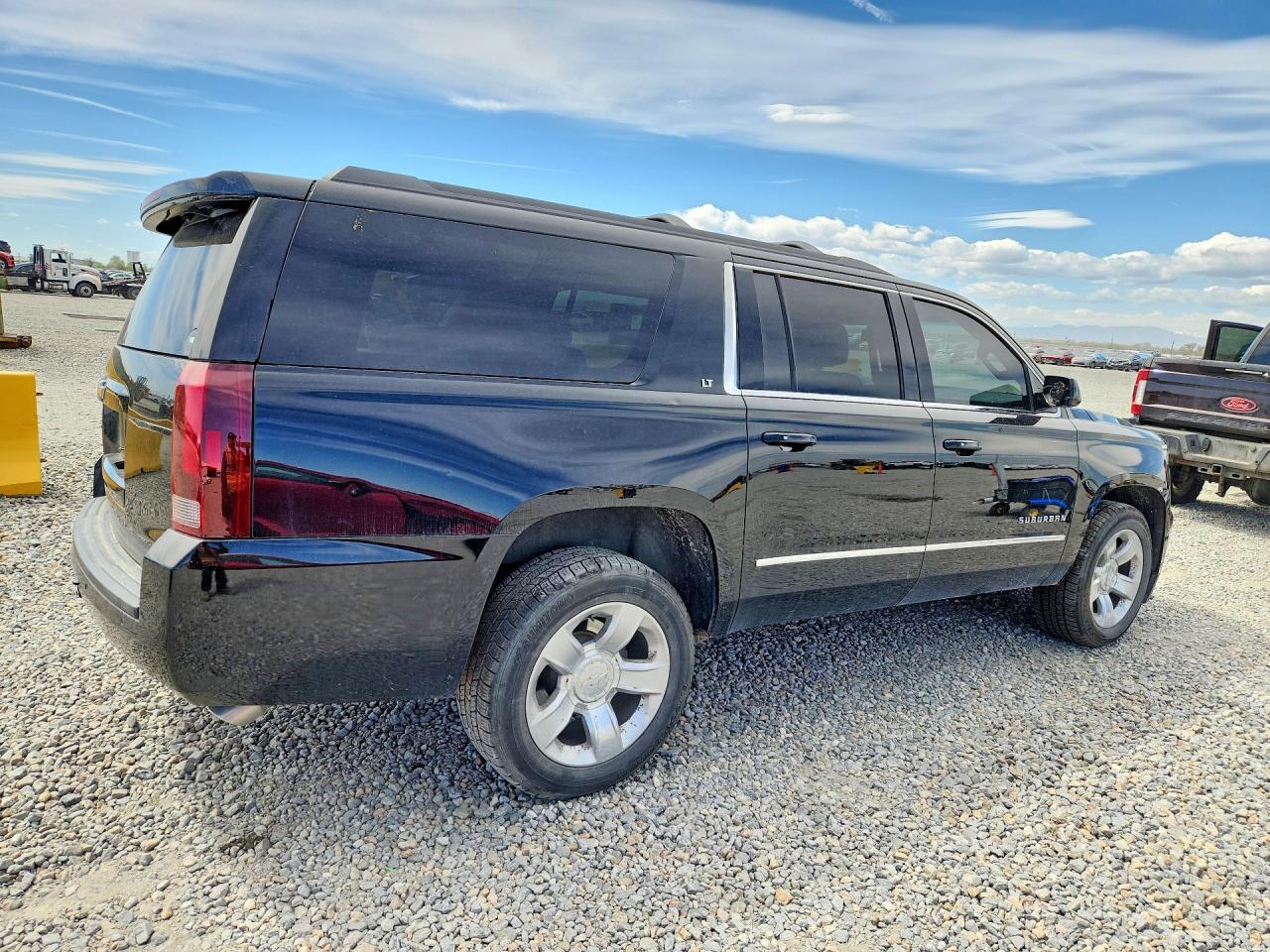 2017 Chev Suburban Lt 1500 - Фото 3