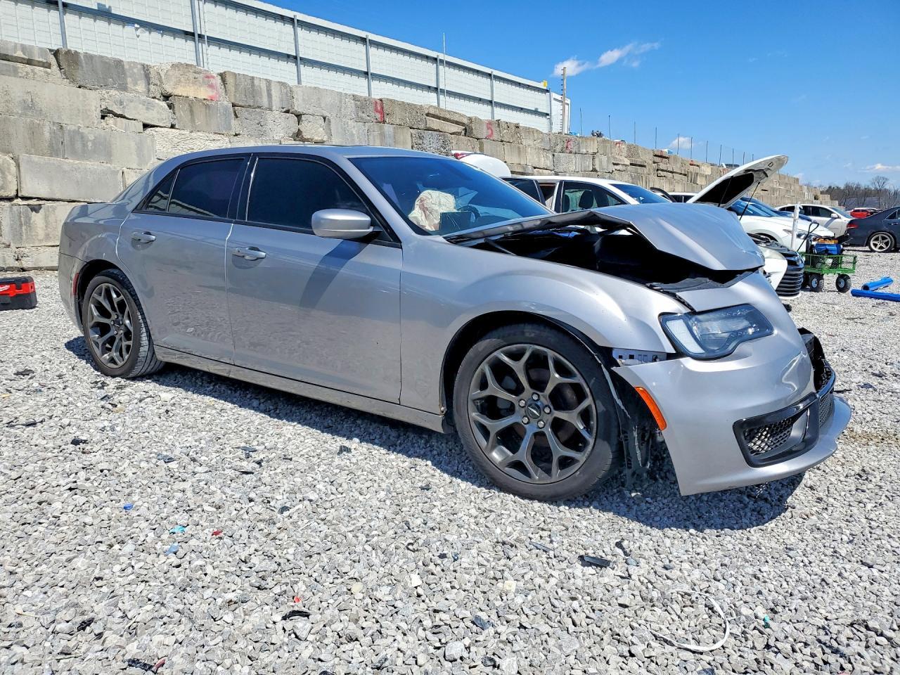 2016 Chrysler 300 S - Image 4