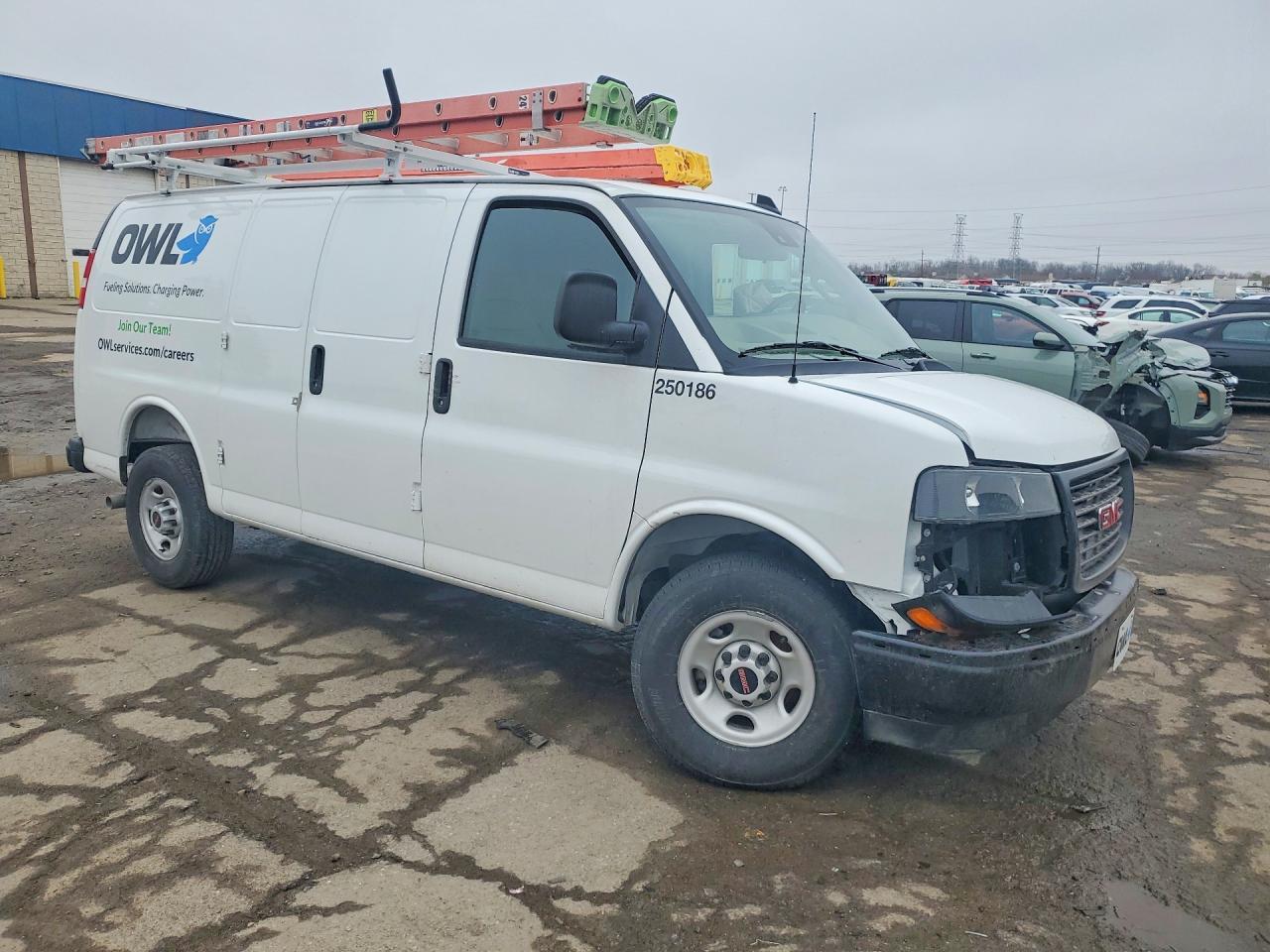 2025 GMC Savana G2500 Utility / Service Van - Image 4