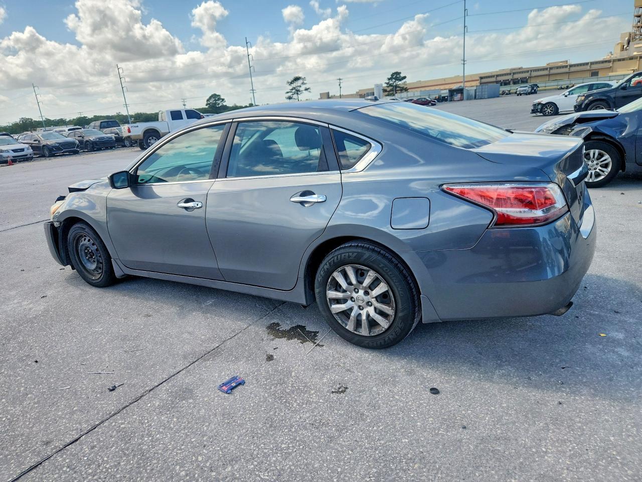 2015 Nissan Altima 2.5 S - Image 2