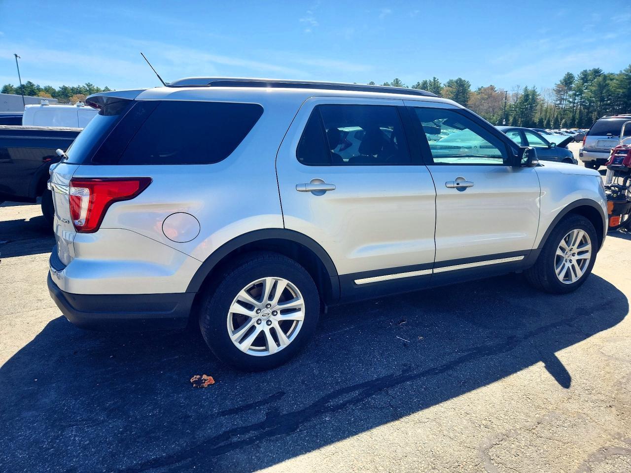 2018 Ford Explorer Xlt - Фото 3