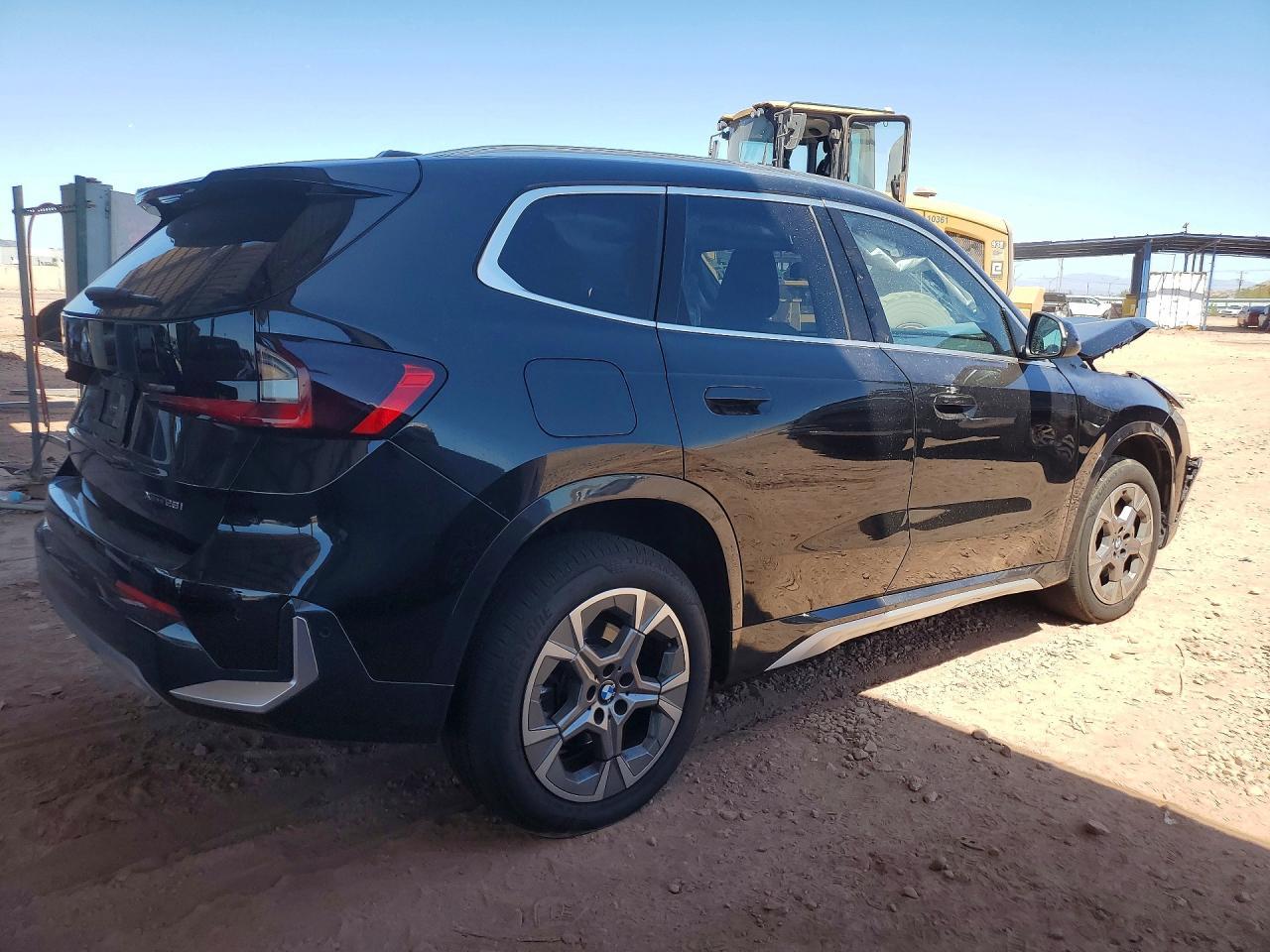 2025 BMW X1 xDrive28I - Фото 3