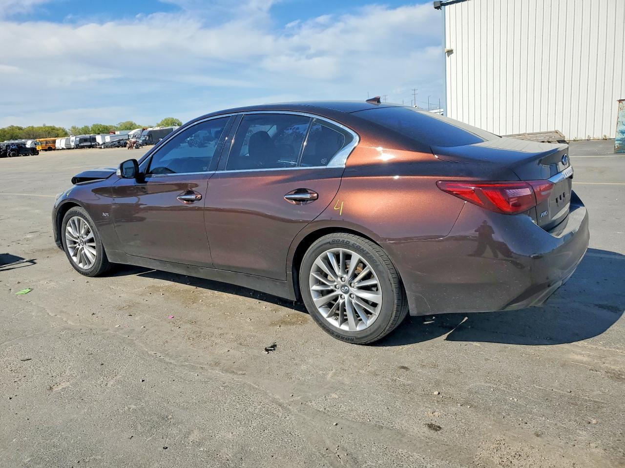 2018 Infiniti Q50 3.0T Luxe - Image 2