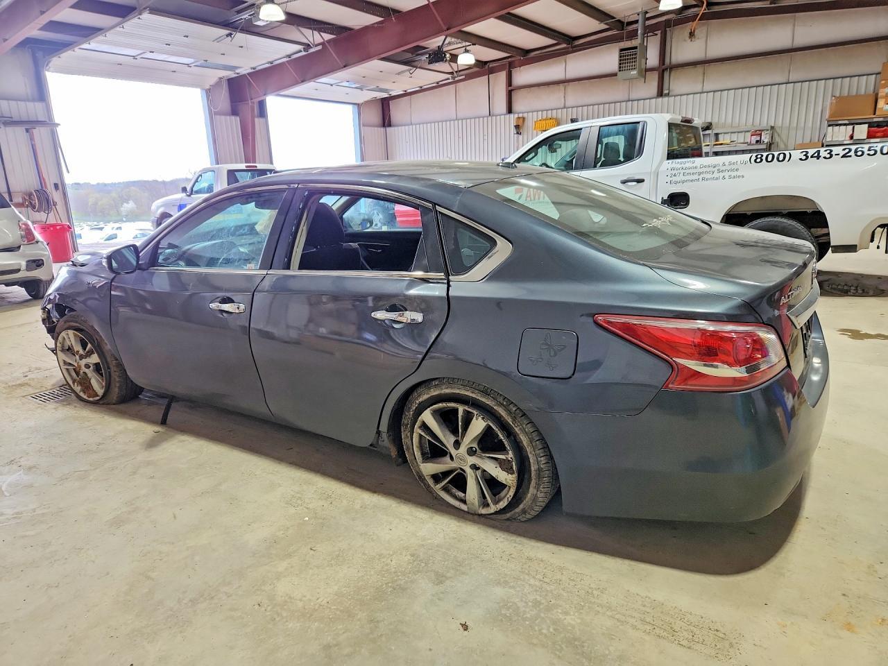 2013 Nissan Altima 2.5 - Фото 2