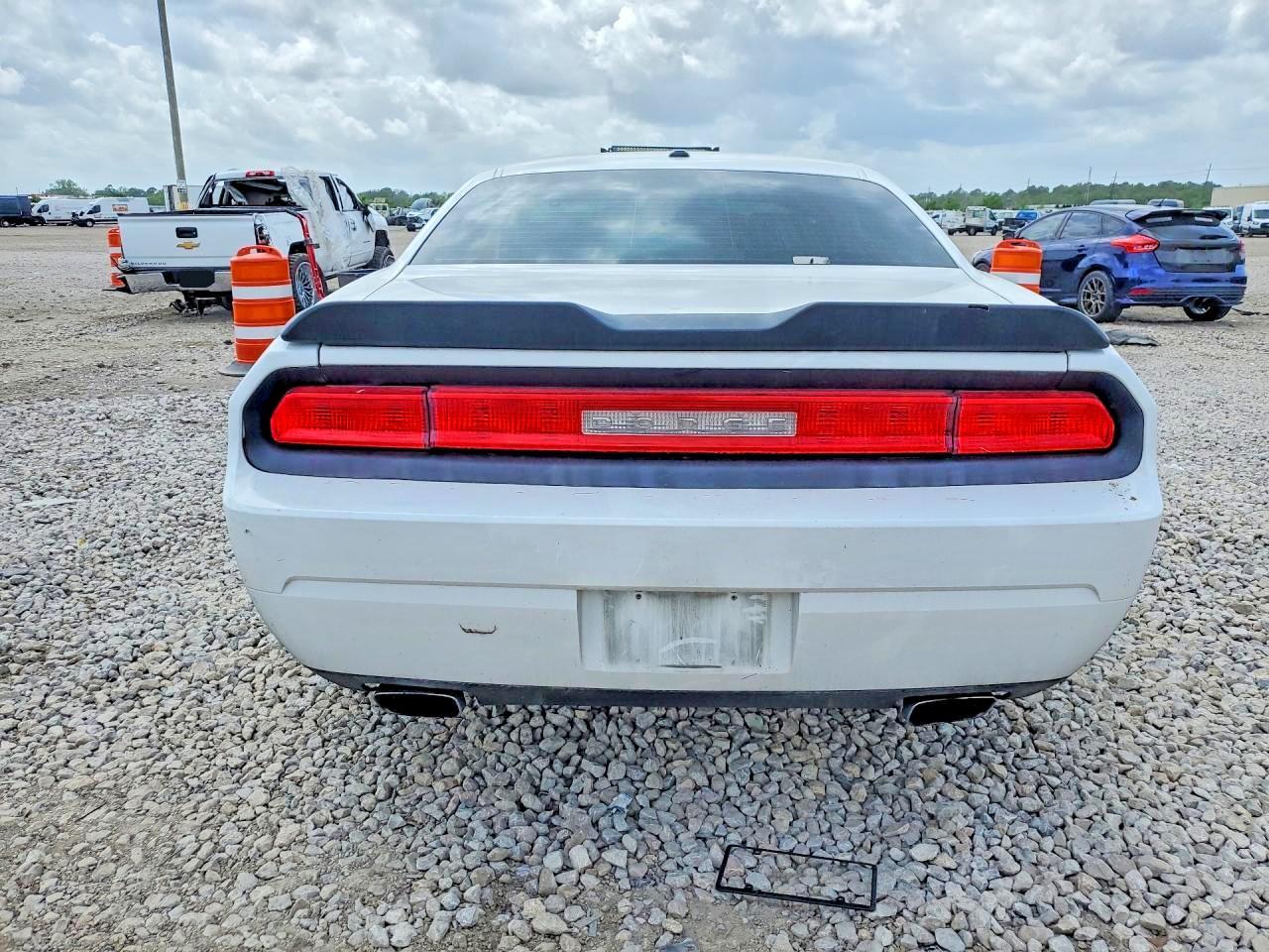 2010 Dodge Challenger R/T - Image 6