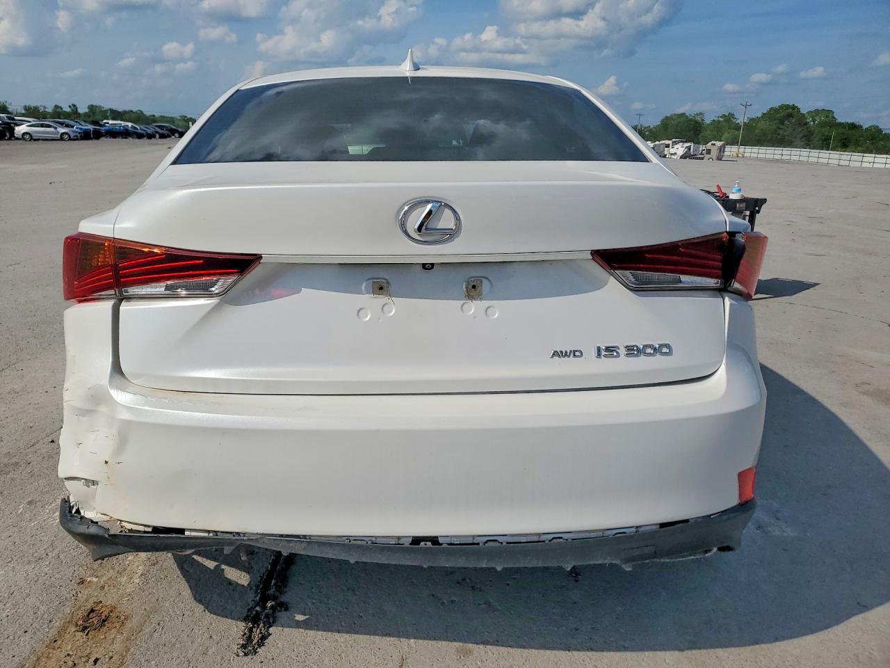 2017 Lexus Is 300 - Фото 6