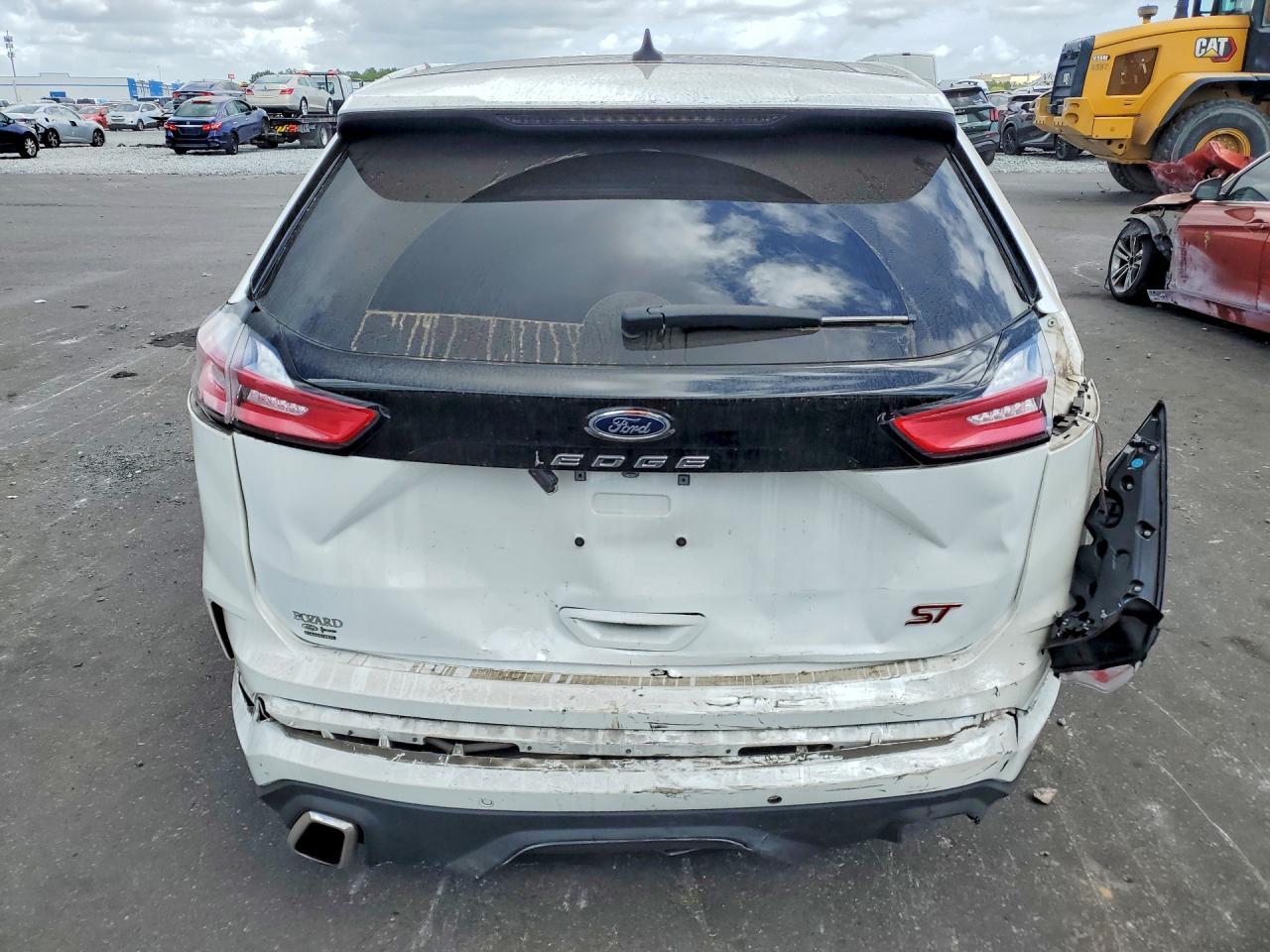 2022 Ford Edge St - Image 6