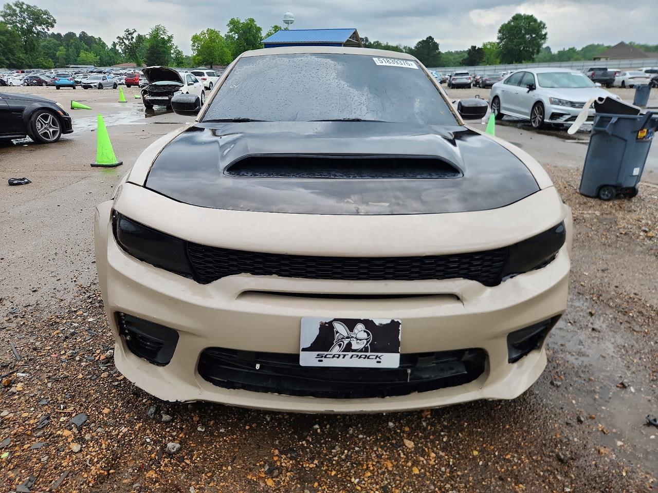 2018 Dodge Charger R - Image 5
