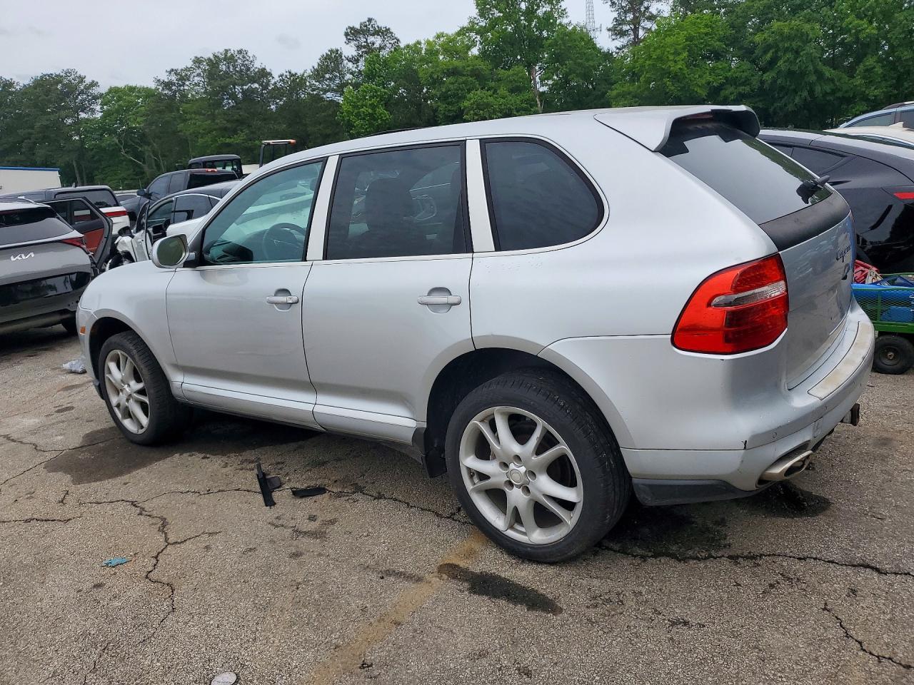 2010 Porsche Cayenne - Image 2