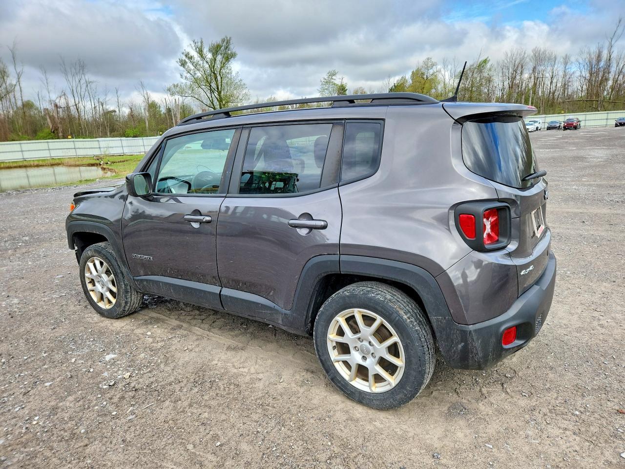 2019 Jeep Renegade Latitude - Image 2