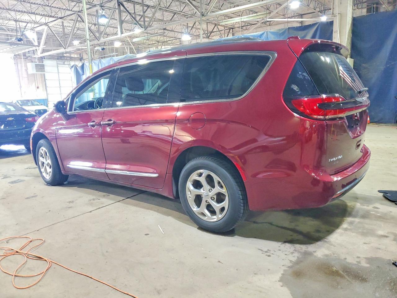 2021 Chrysler Pacifica Limited - Image 2