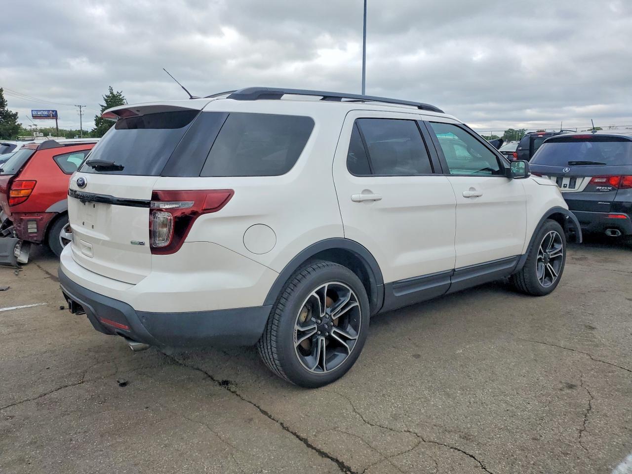 2015 Ford Explorer Sport - Фото 3