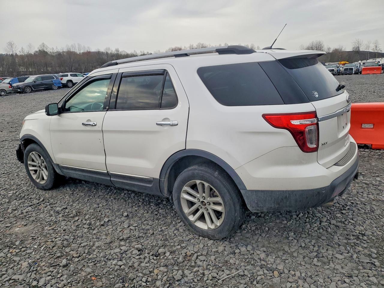 2014 Ford Explorer Xlt - Фото 2