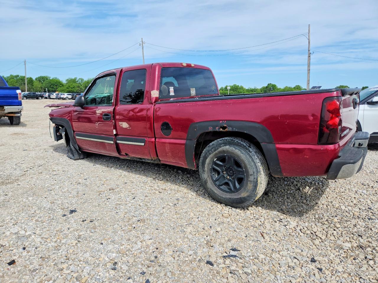 2004 Chevrolet Silverado C1500 - Image 2