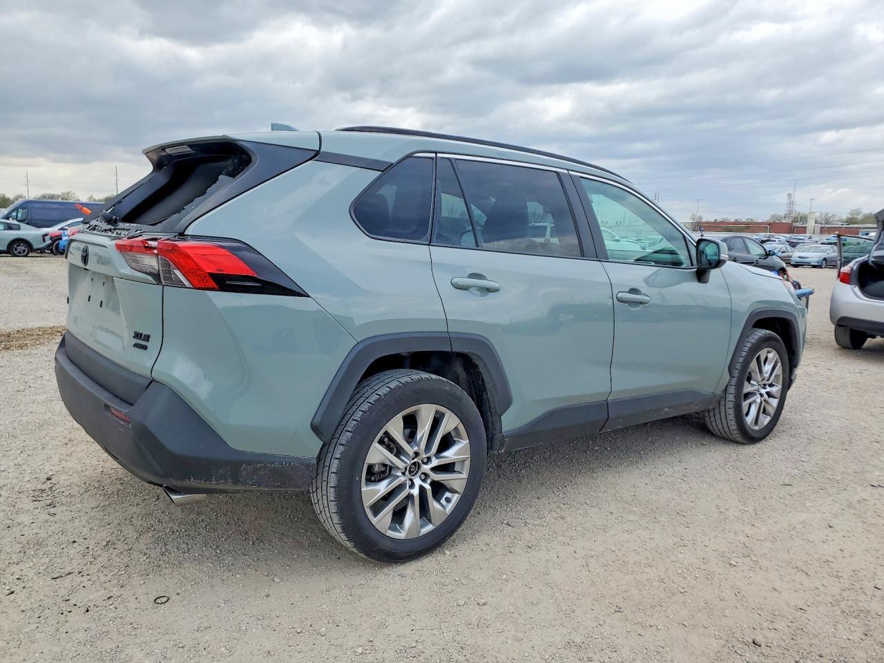 2020 Toyota Rav4 Xle Premium - Image 3