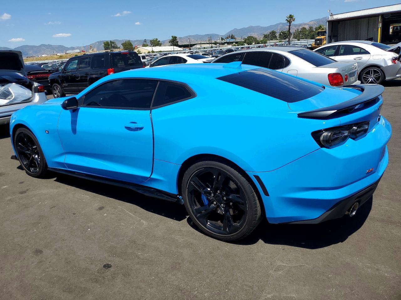 2023 Chevrolet Camaro Lt1 - Image 2