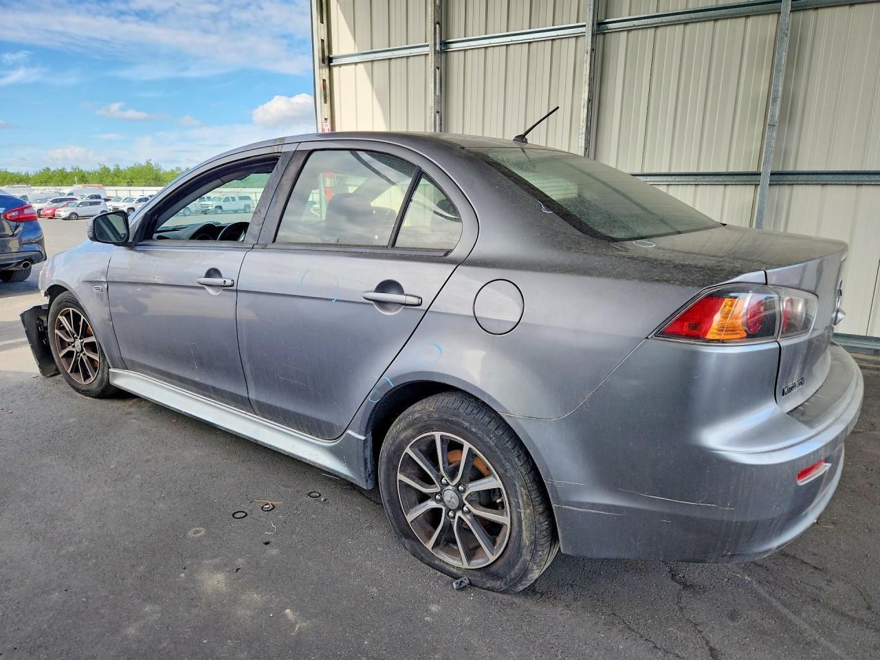 2017 Mitsubishi Lancer - Фото 2
