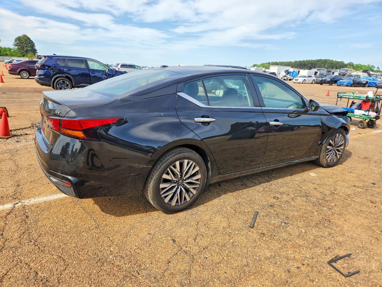 2023 Nissan Altima Sv - Фото 3
