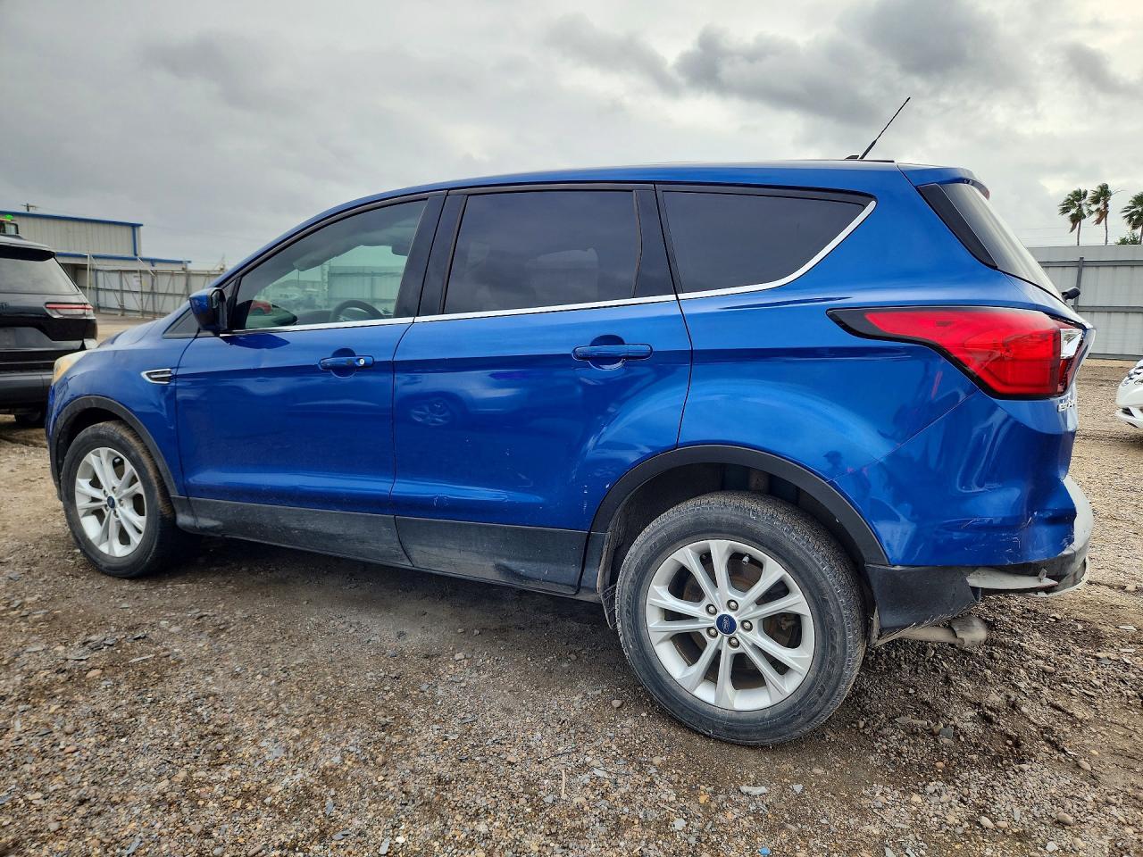 2019 Ford Escape Se - Фото 2