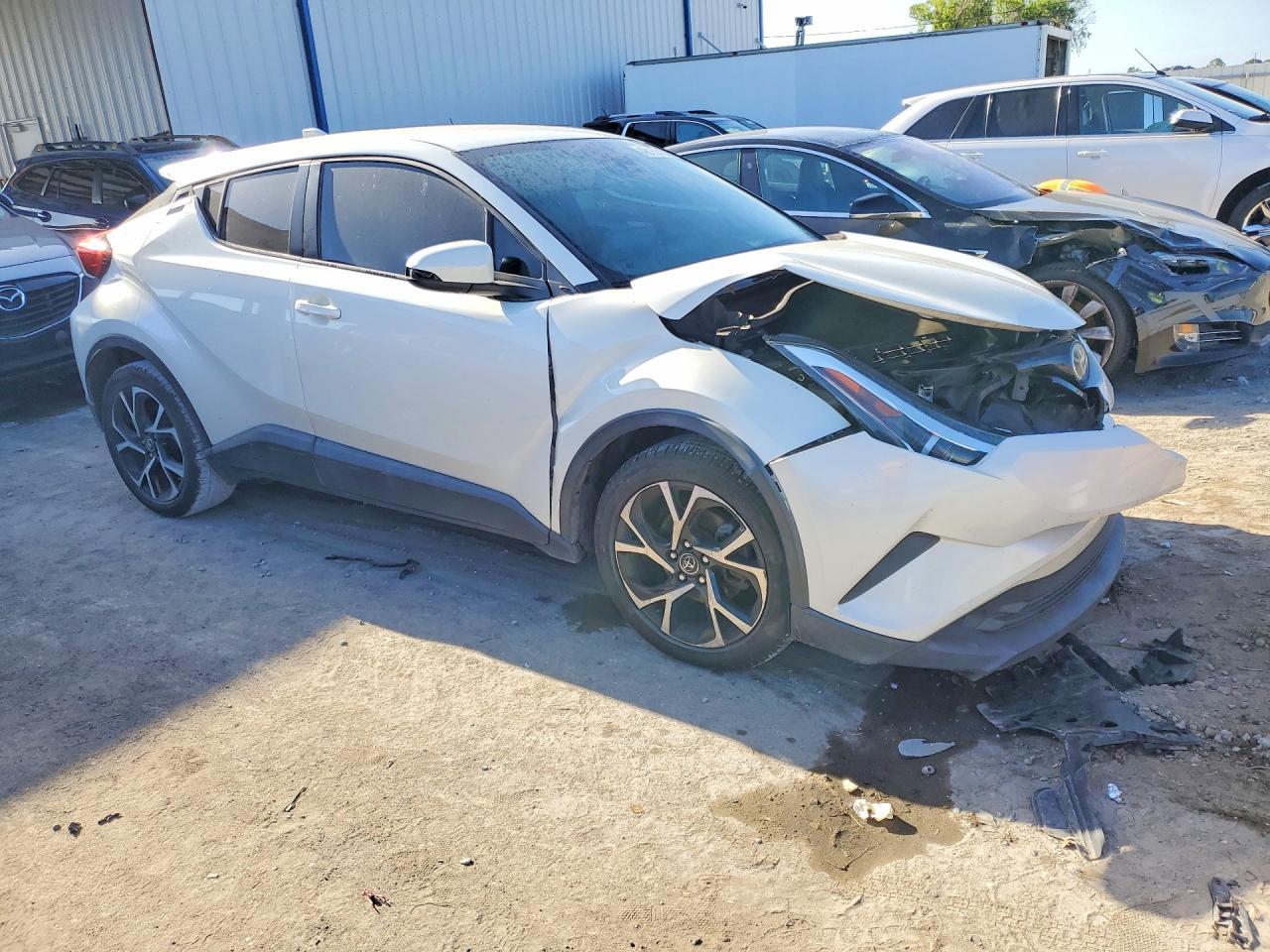 2019 Toyota C-Hr Xle - Фото 4