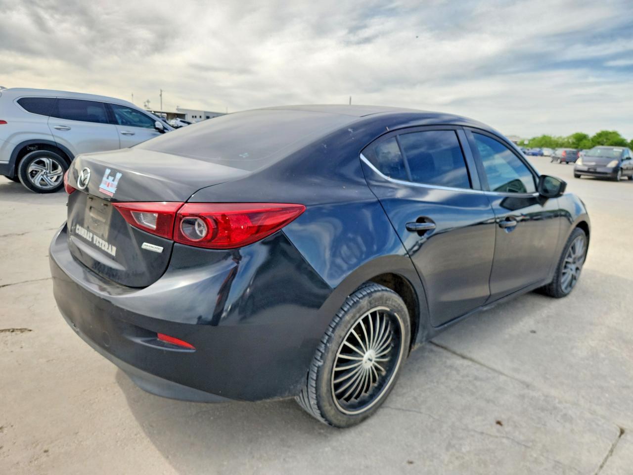 2017 Mazda 3 Touring - Image 3