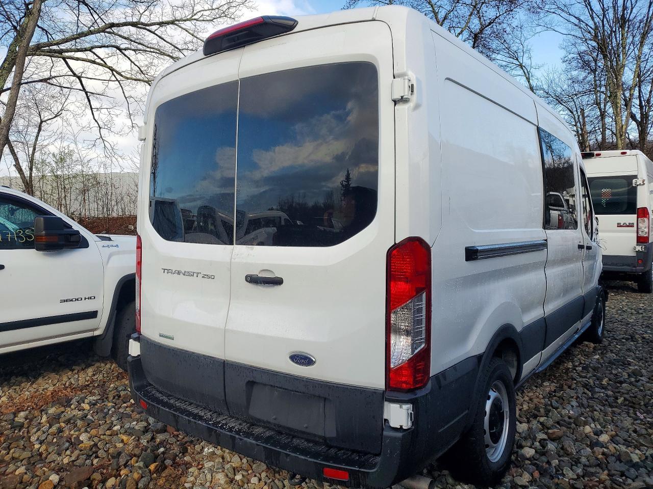 2025 Ford Transit Utility / Service Van - Фото 3